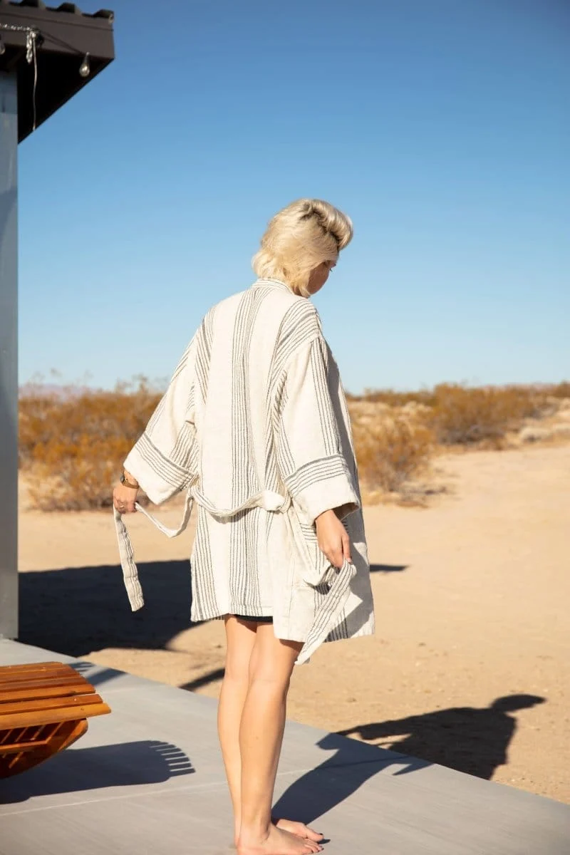 Fener Linen Kisa-Cut Robe - Image 14
